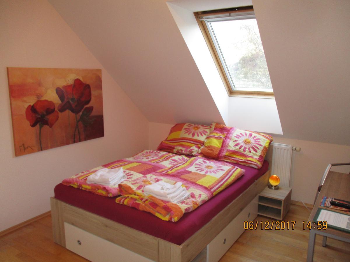 Bed and Breakfast Gastehaus Zur Schonen Aussicht Шпиц Экстерьер фото